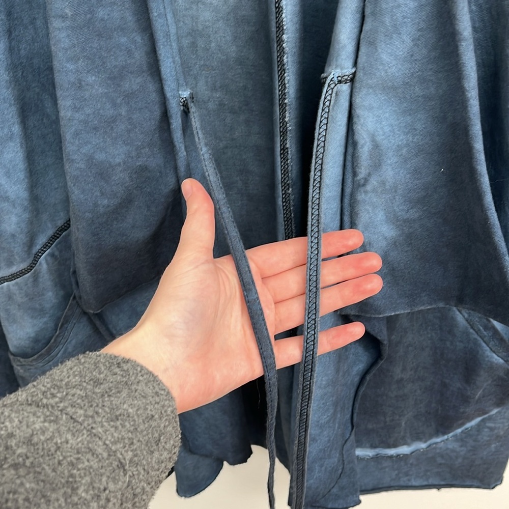 Elegant Blue Women's Cardigan - Picture 10 of 14